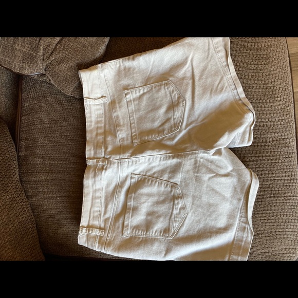 Tan shorts - Picture 2 of 2